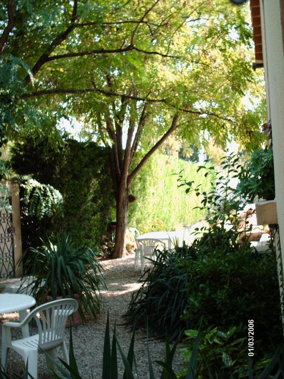 Les Tilleuls B&B Orange (Vaucluse) Exterior foto